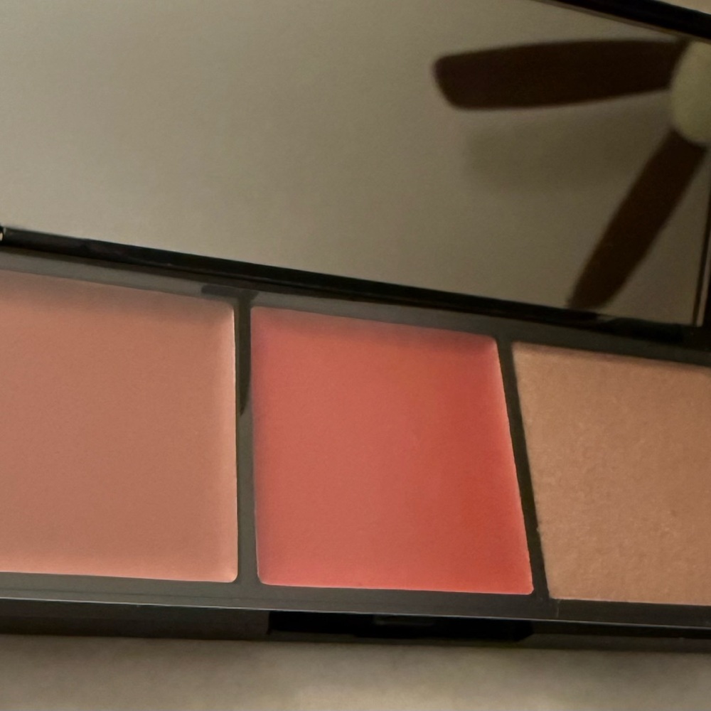 Laura Geller Eye, lip, and Cheek Palette with Pink, Gold and Coral Shades NWOT